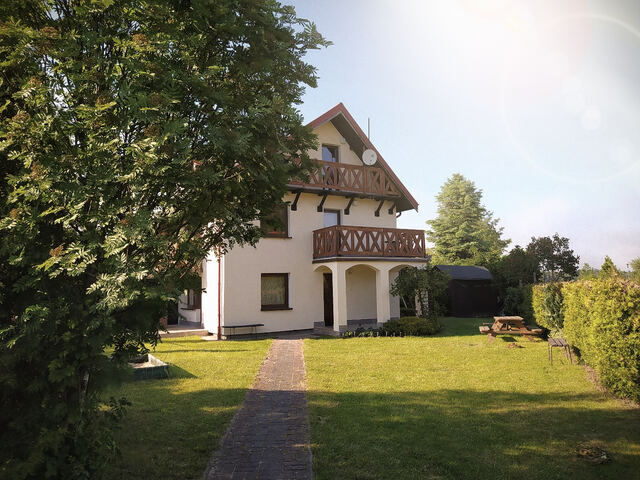 Dom od strony ogrodu